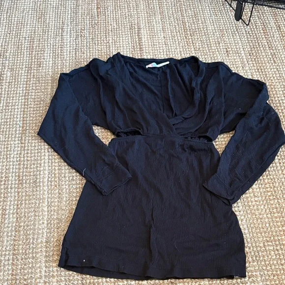 Chic Black knit Long Sleeve Dress with side cutouts - Picture 1 of 3